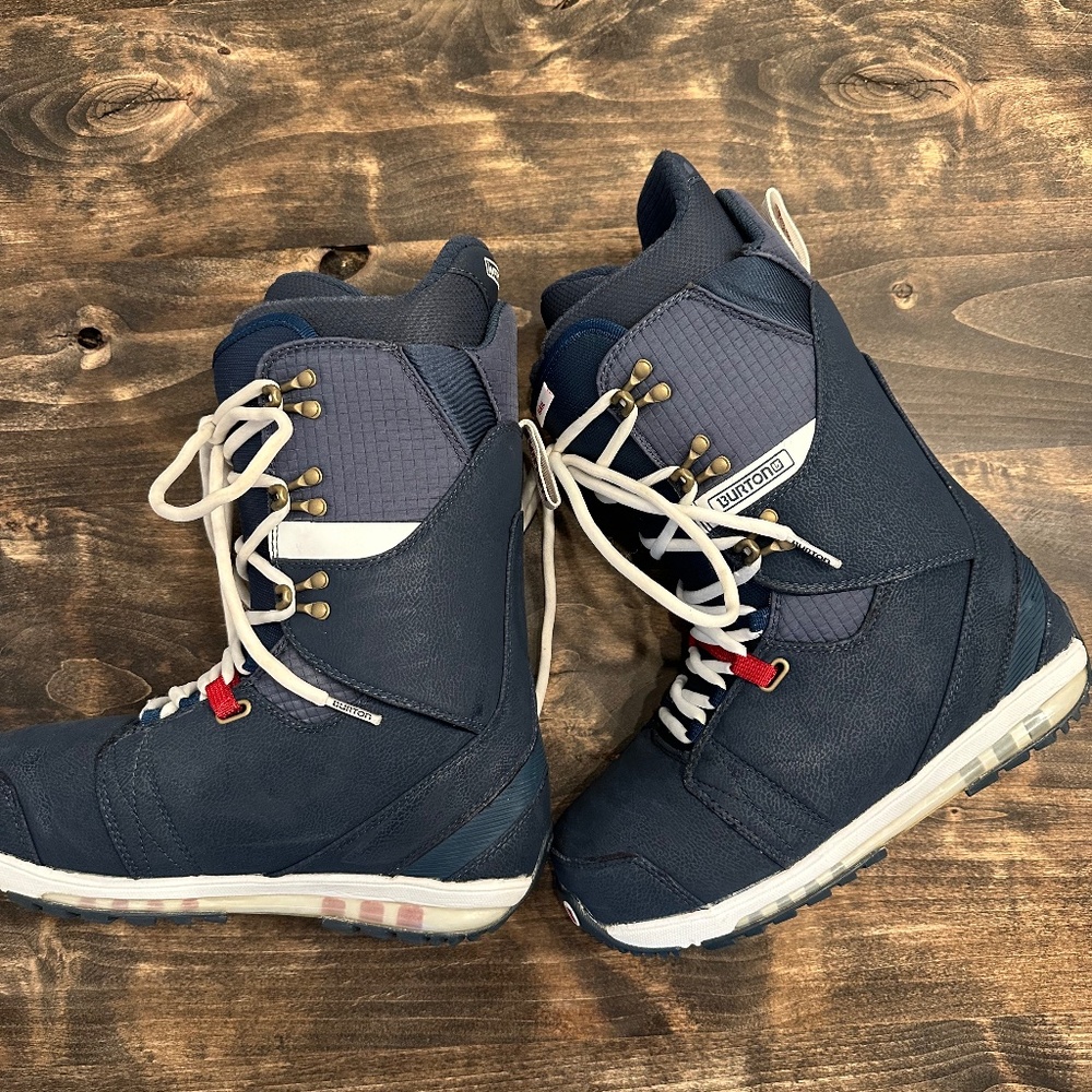 Like-New Mens Burton Hail Snowboard Boot, sz 8 - Picture 3 of 7